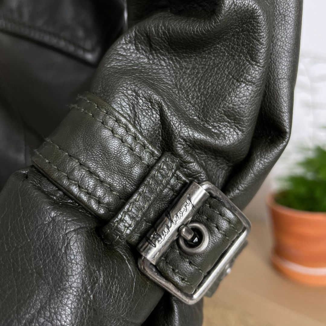 Burberry kaput detalj