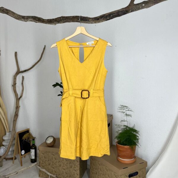 Žuta haljina, prodaja žesnek polovne garderobe
