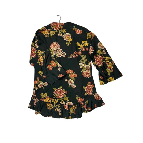 Cvetni kardigan Zara; prodaja ženske garderobe